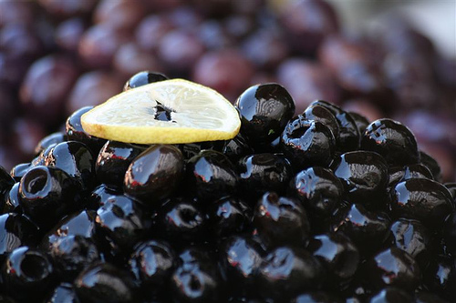 Reich an gesundem Vitamin E: Oliven ©Flickr.com/nonanet